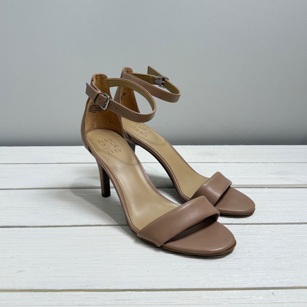 Naturalizer Leah Tan Nude Ankle Strap Heels Size 10 M Women’s